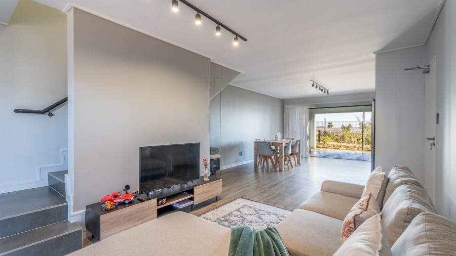 To Let 3 Bedroom Property for Rent in Newinbosch Western Cape